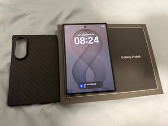 Samsung galaxy z fold 8 ( unlocked 256 gb)