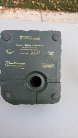 Thomas Kinkade Hawthorne Village "Home Is Where the Heart Is" Sculpture