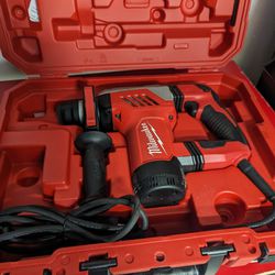 Milwaukee 1-1/8in Corded SDS Rotary Hammer 