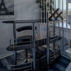 Black And Silver Bar