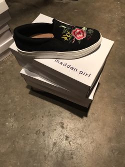 Madden girl black with rose