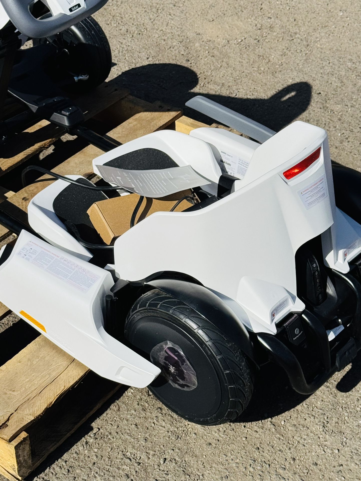 fk　Ninebot Gokart Kit Segway Ninebot Gokart Pro Performance Bundle (White Gokart Kit w