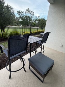 Outdoor Hightop Chairs & Table