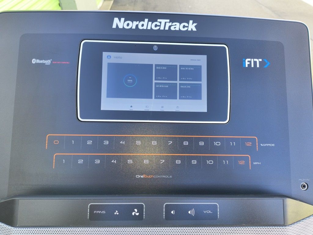 Norditrack Elite 900 Treadmill (Like New )