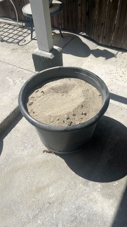 4 big buckets of sand