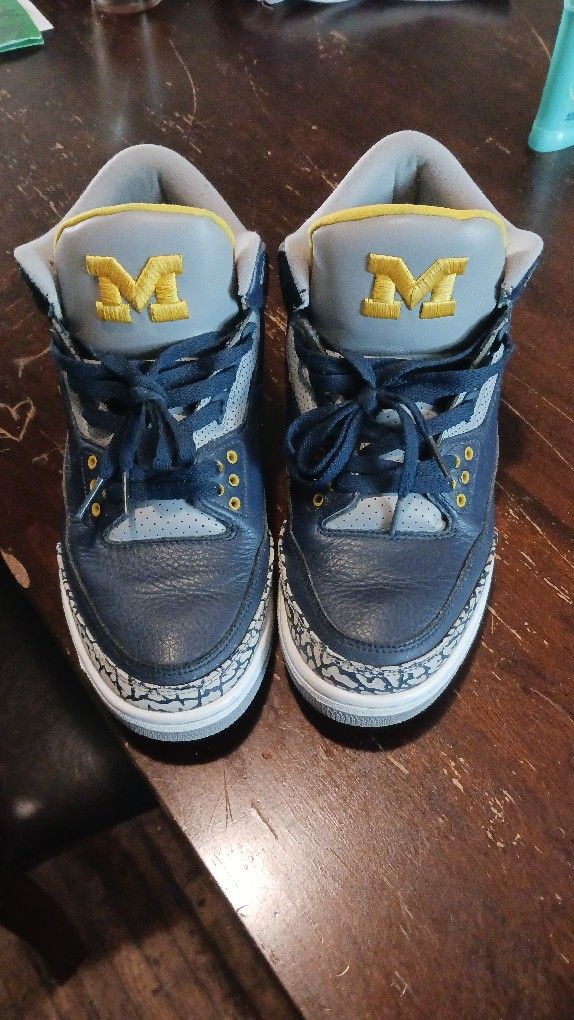 Jordan 3 Retro University of Michigan Player Exclusive Mens Size 10 Pre Owned No Box Authentic