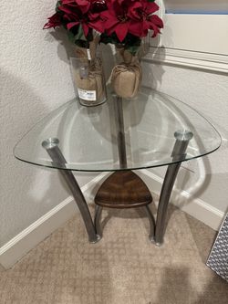 Free Chairs And Glass Tables