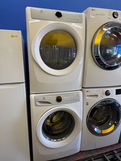 Set electrolux  washer and dryer gas