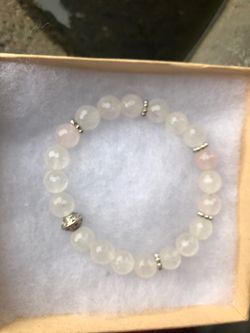 White jade faceted semiprecious gemstone bracelet. Size 7 inches