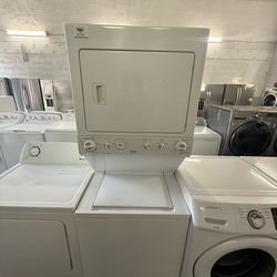 Kenmore stackable Washer and Dryer “27 ( Lavador y secadora )