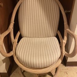 Indoor/outdoor Swivel Chairs