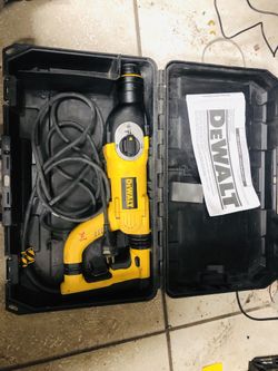Drill DEWALT D25223K 1-Inch D-Handle SDS Rotary Hammer