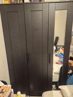 Closet dresser