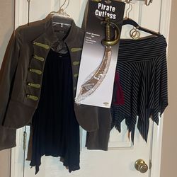 Woman’s Pirate Costume