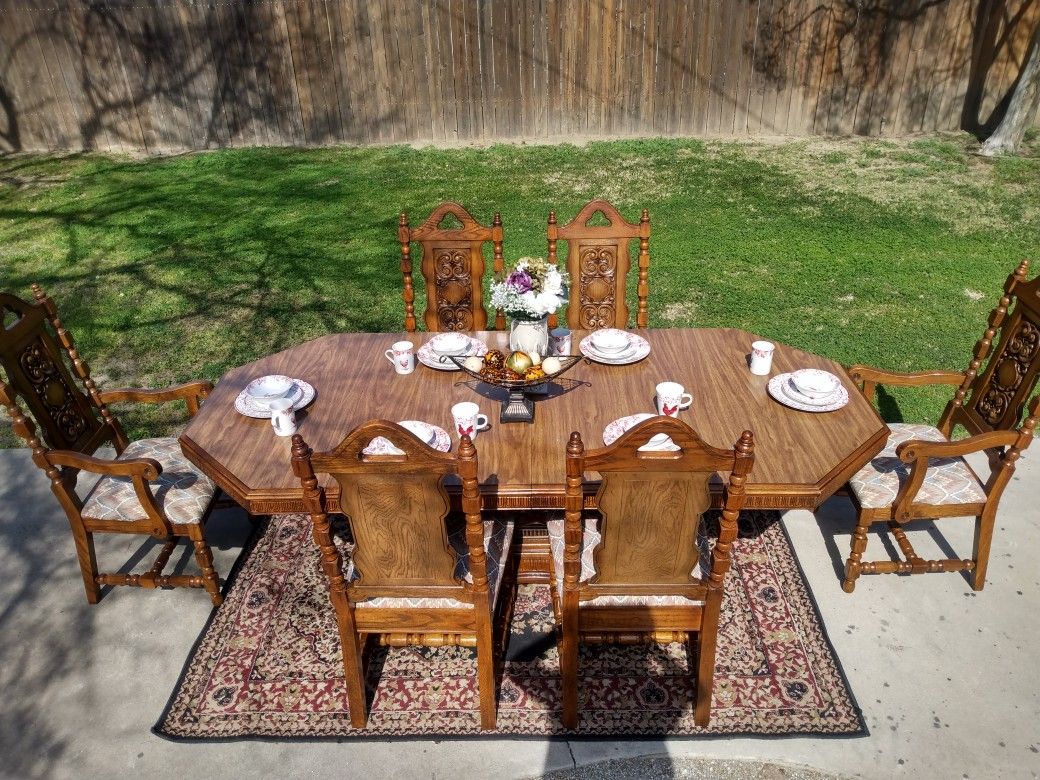 Beautiful Antique WaterTown Slide Dining Table Made In Wisconsin All Original!! Please Send Your Reasonable Offers!!