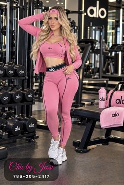 Alo Yoga Pink 4-Piece Workout Set