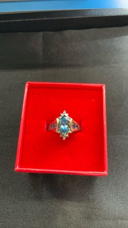 Lady’s fashion ring