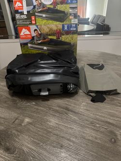 Like New Tri-Tech Twin Airbed With In & Out Pump