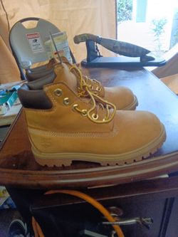 Boys Timberlands wheat,siz 12C