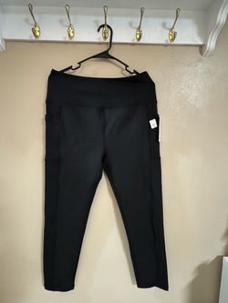 Black High-Waist Leggings with Side Pockets