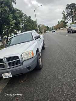Dodge Dakota Pickup Truck White