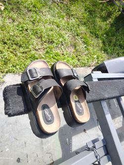 Sandals Seychelles Size 9