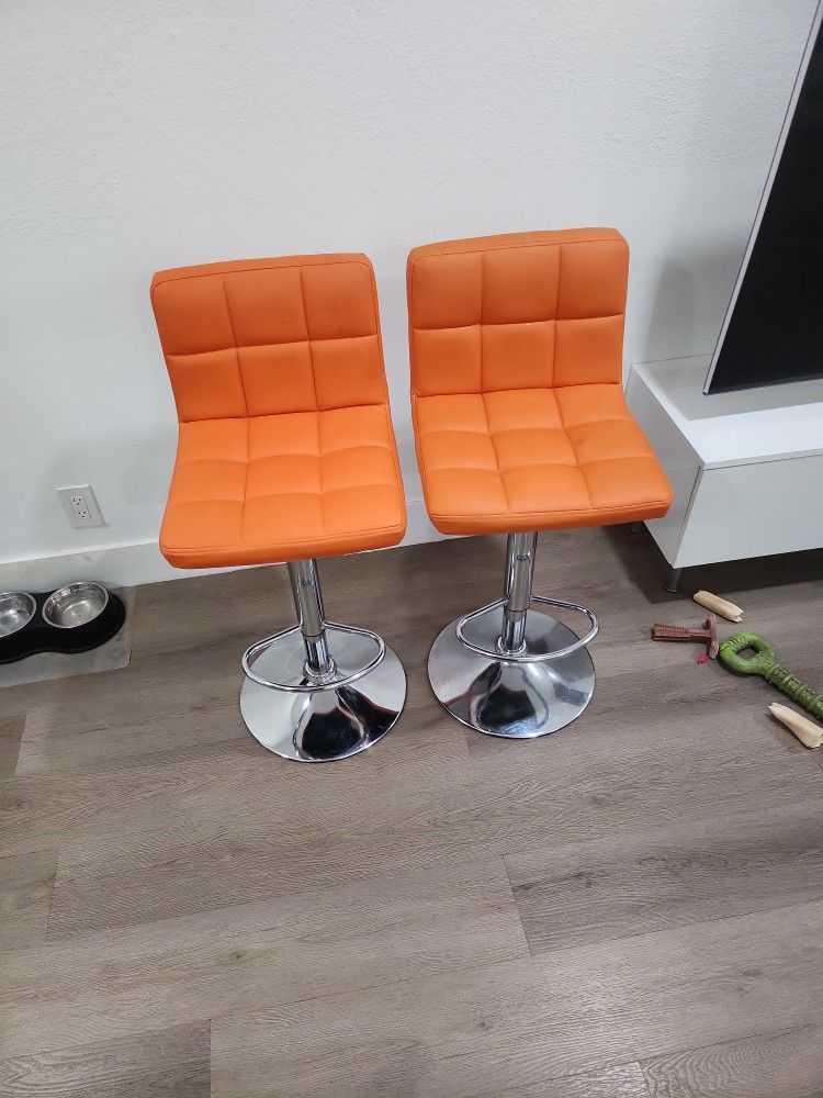 2 Bar Stools