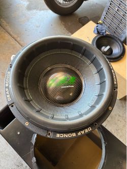 Deaf bonce 15in Alpha 3015R, with 29hz tuned box box.  serious buyers!!  Or trade for a 12in / 12s