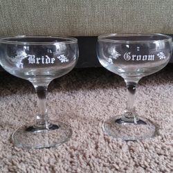 Bride And Groom Glasses Set