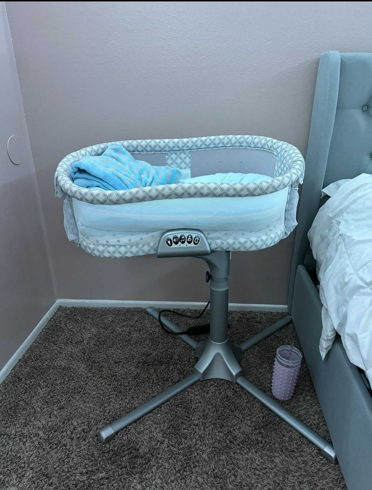 Halo Swivel Bassinest