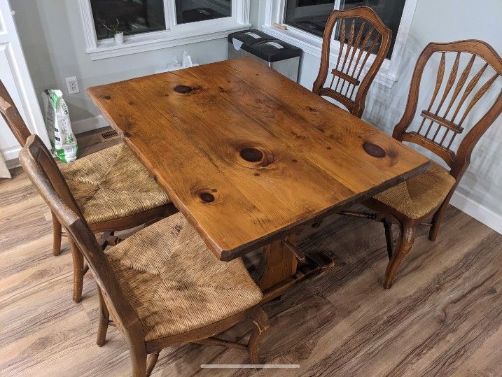 Dinning Table (No Chairs)