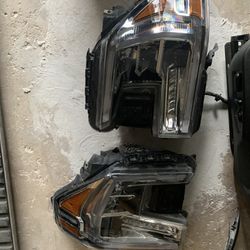 2019-23 GMC Sierra Oem Headlights And Taillights 