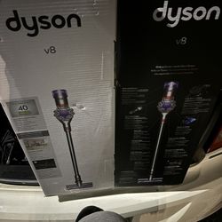 Dyson V8
