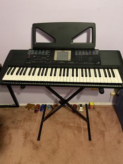 Yamaha Portatone Keyboard 