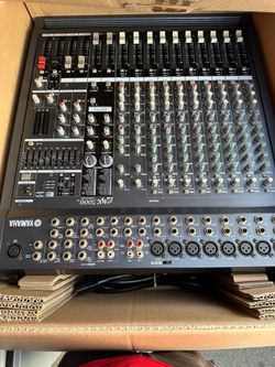 Yamaha emx 5000 with 2 JBL sound speakers