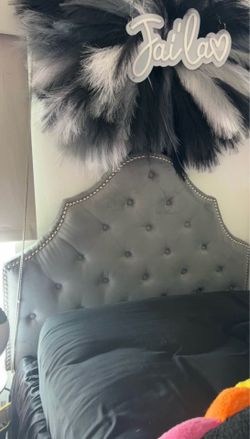 Grey Tufted Silver Nailhead Headboard (Twin)