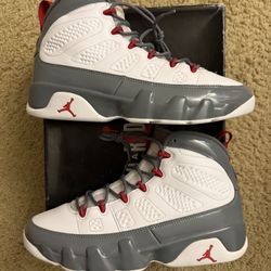 Size 10 (Pre owned, damaged box) - Air jordan 9 retro fire red 