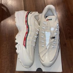 Undefeated X Air max 