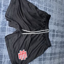EE SHORTS