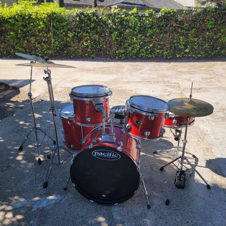 Pacific Drum Set With Stool And Sticks -Red 