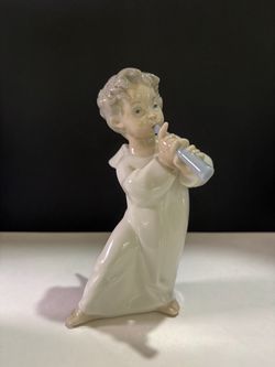 Vintage Retired Lladró 4540 Angel with Flute Glossy Porcelain Figurine Cherub