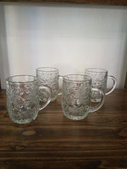 Princess House Poinsettia Fantasia Mugs. Deer Vly 67th Ave. 85310