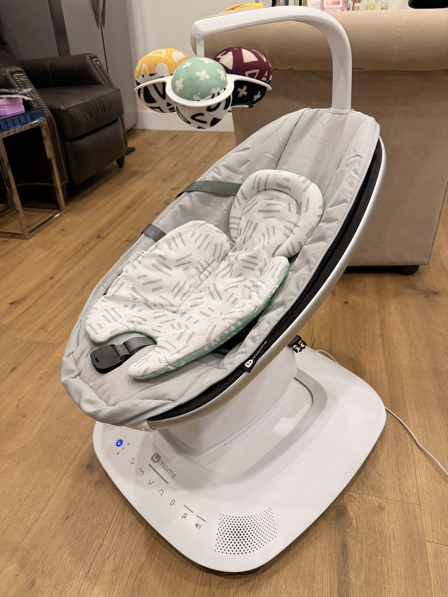 4moms mamaRoo Baby Swing – Excellent Condition