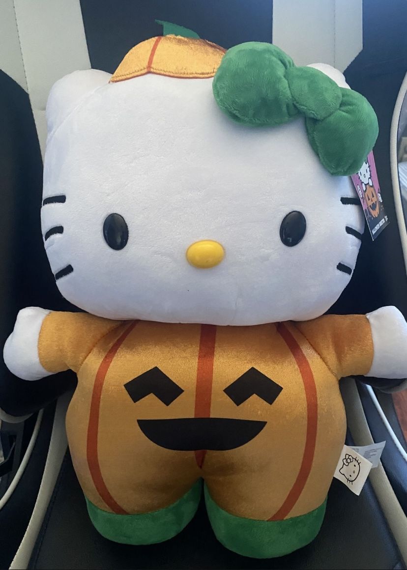 Hello Kitty Halloween Greeter