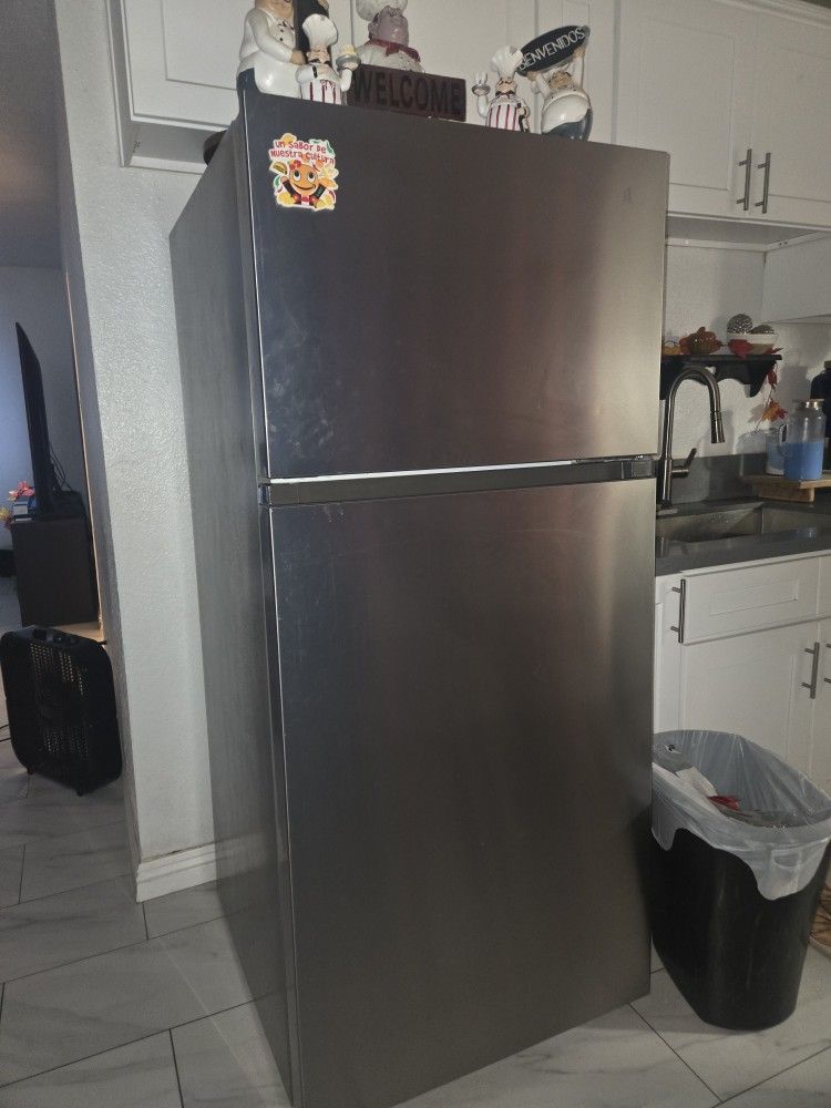 Refrigerator