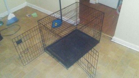 Dog cage for sell 35 pick up only do not txts if not ready to buy. Thank you.