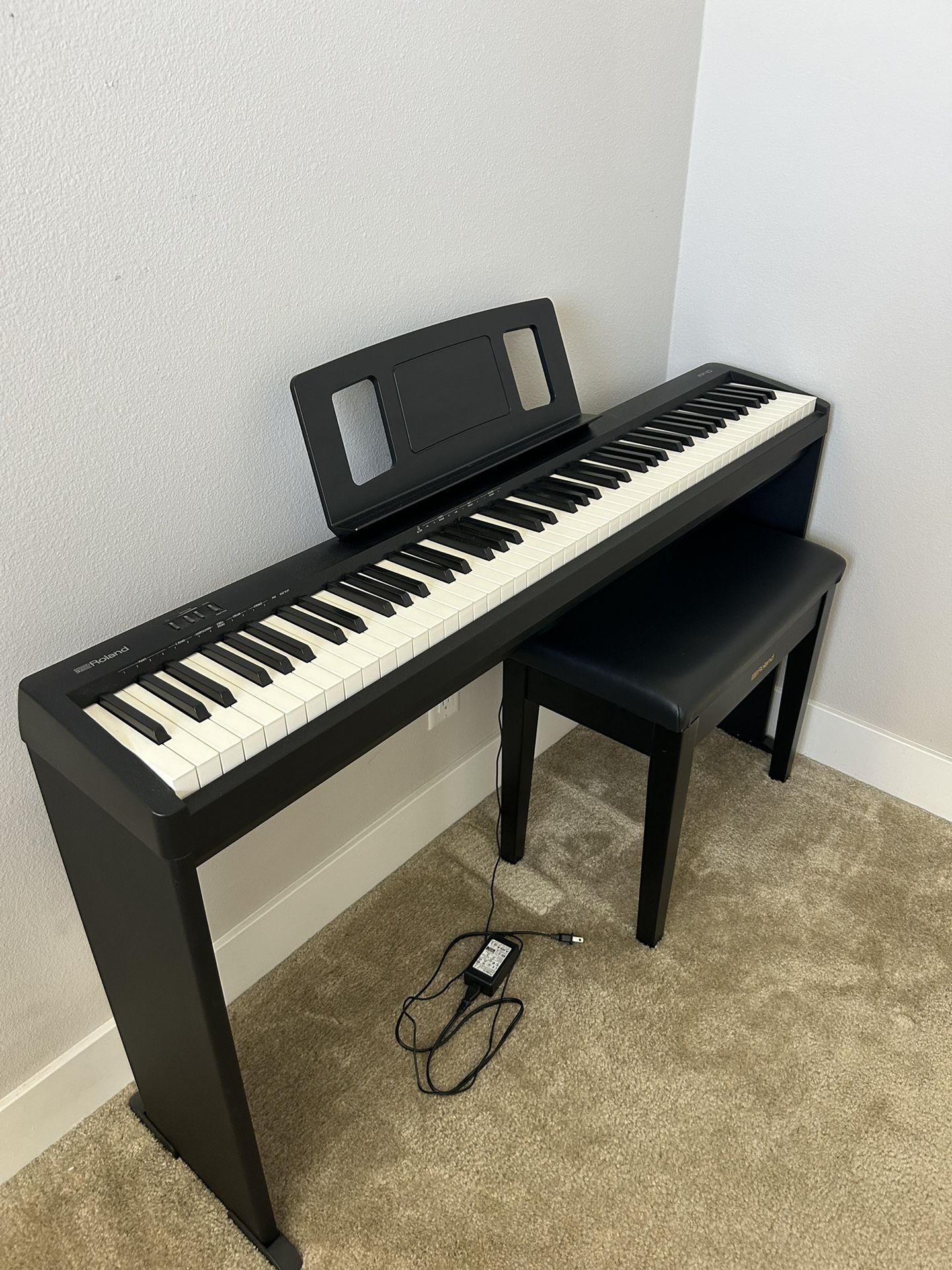 Like New/Unboxed Roland FRP-1 Digital Piano Bundle 