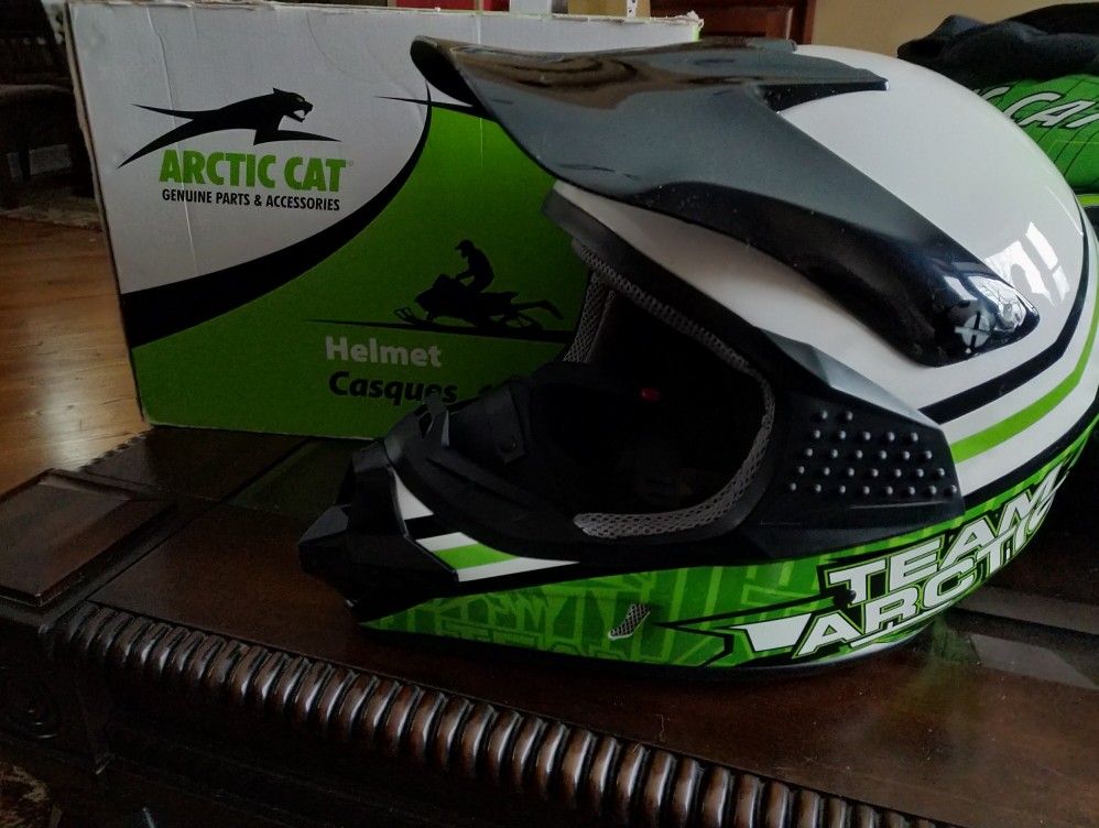 Arctic Cat Team Arctic Snowmobile Helmet - Like New $80 / obo