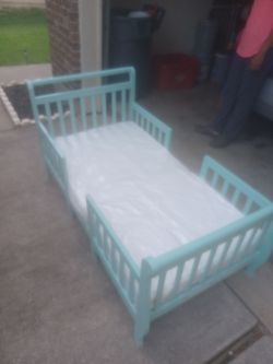 Toddler bed