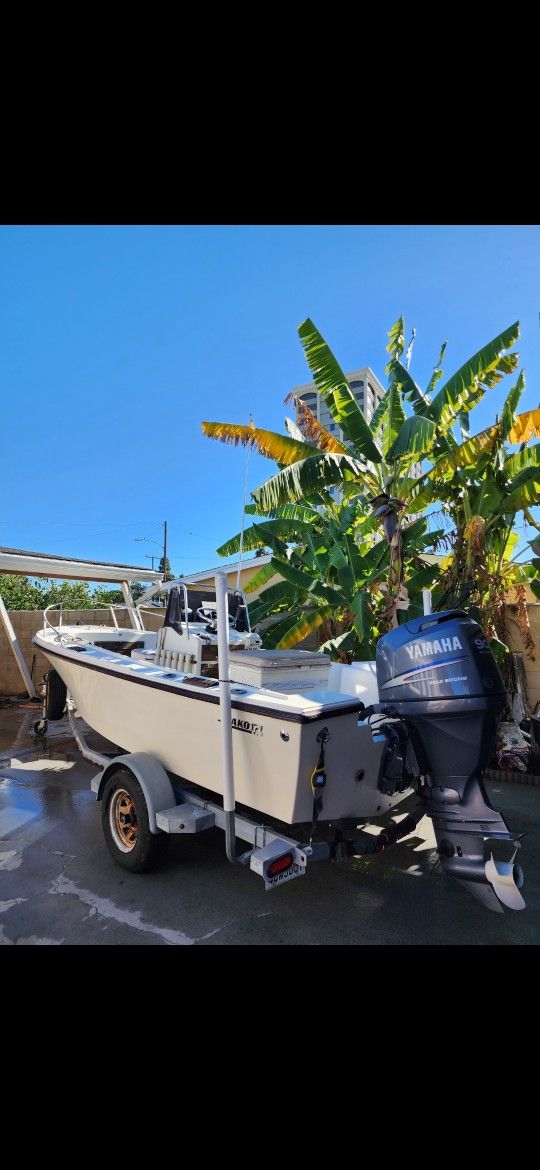1989 Mako Angler
